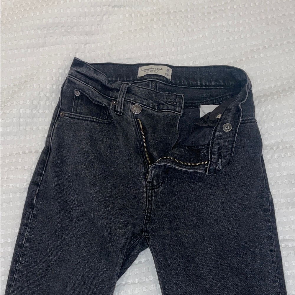 Abercrombie 90s Ultra High Rise Slim Straight